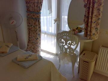 Фото номера Семейный номер с балконом Мини-отель Farneliya club-hotel г. Черноморск 8