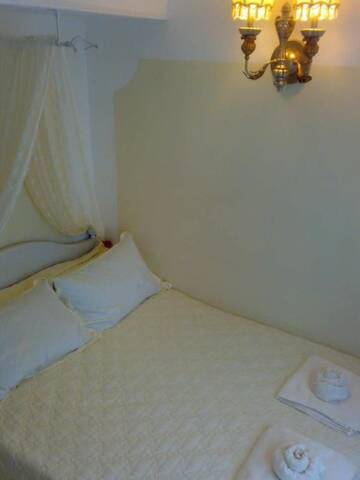 Фото номера Двухместный номер с 1 кроватью Мини-отель Farneliya club-hotel г. Черноморск 2