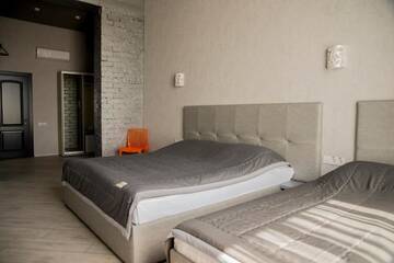 Фото номера Стандартный трехместный номер Отель Hotel Nika 2 г. Черноморск 7