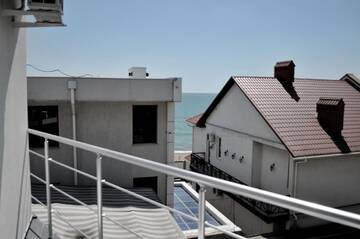 Фото номера Улучшенный номер-студио Отель Klaster SeaView Hotel г. Черноморск 4
