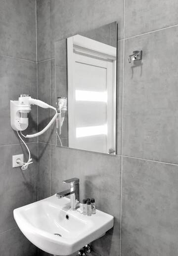 Фото номера Двухместный номер Делюкс с 1 кроватью и видом на море Отель Klaster SeaView Hotel г. Черноморск 9