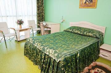 Фото номера Полулюкс Отель Snezhnaya Koroleva г. Черноморск 4